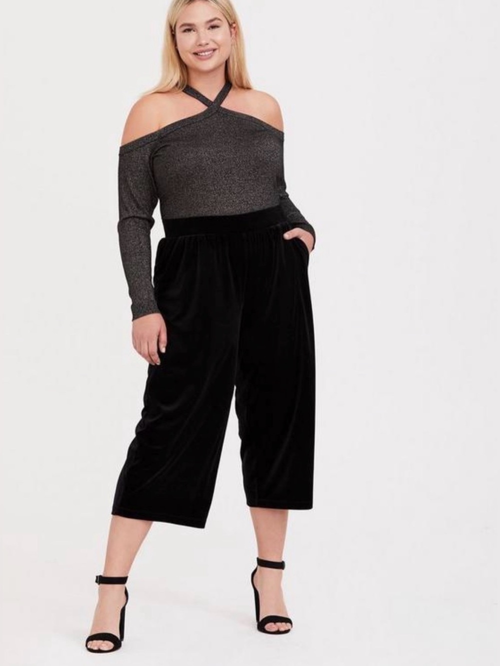 NWT‎ black velvet culotte pant